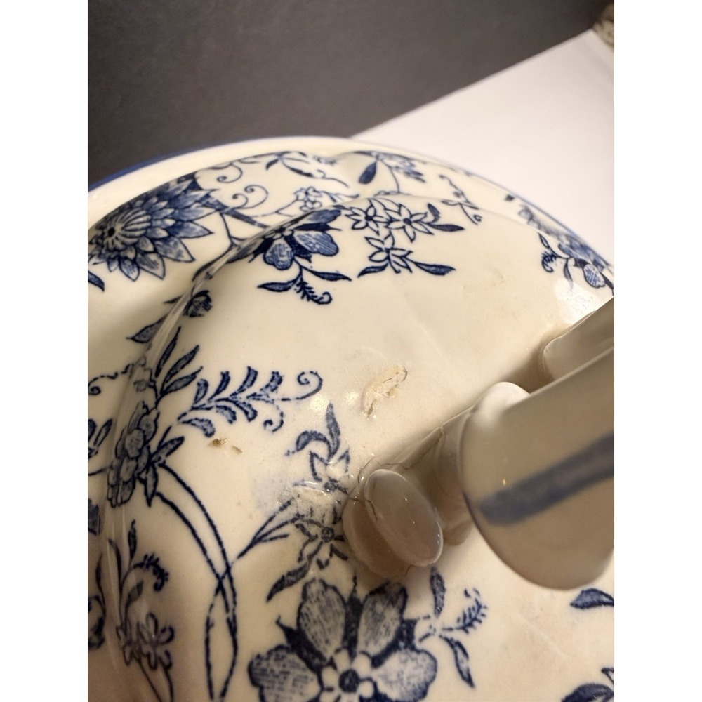 Vintage Blue & White Covered Tureen w Ladle Floral Soup Serving Dish - Picture 7 of 11